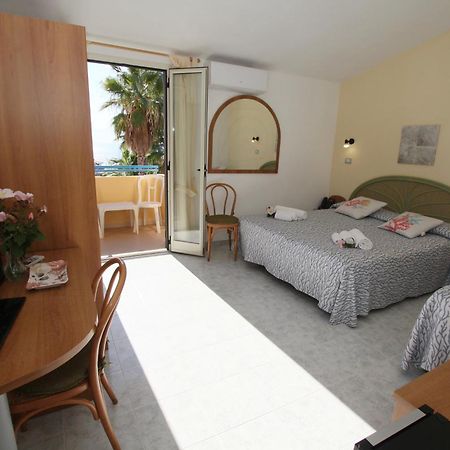 Hotel Grotticelle Capo Vaticano Bagian luar foto