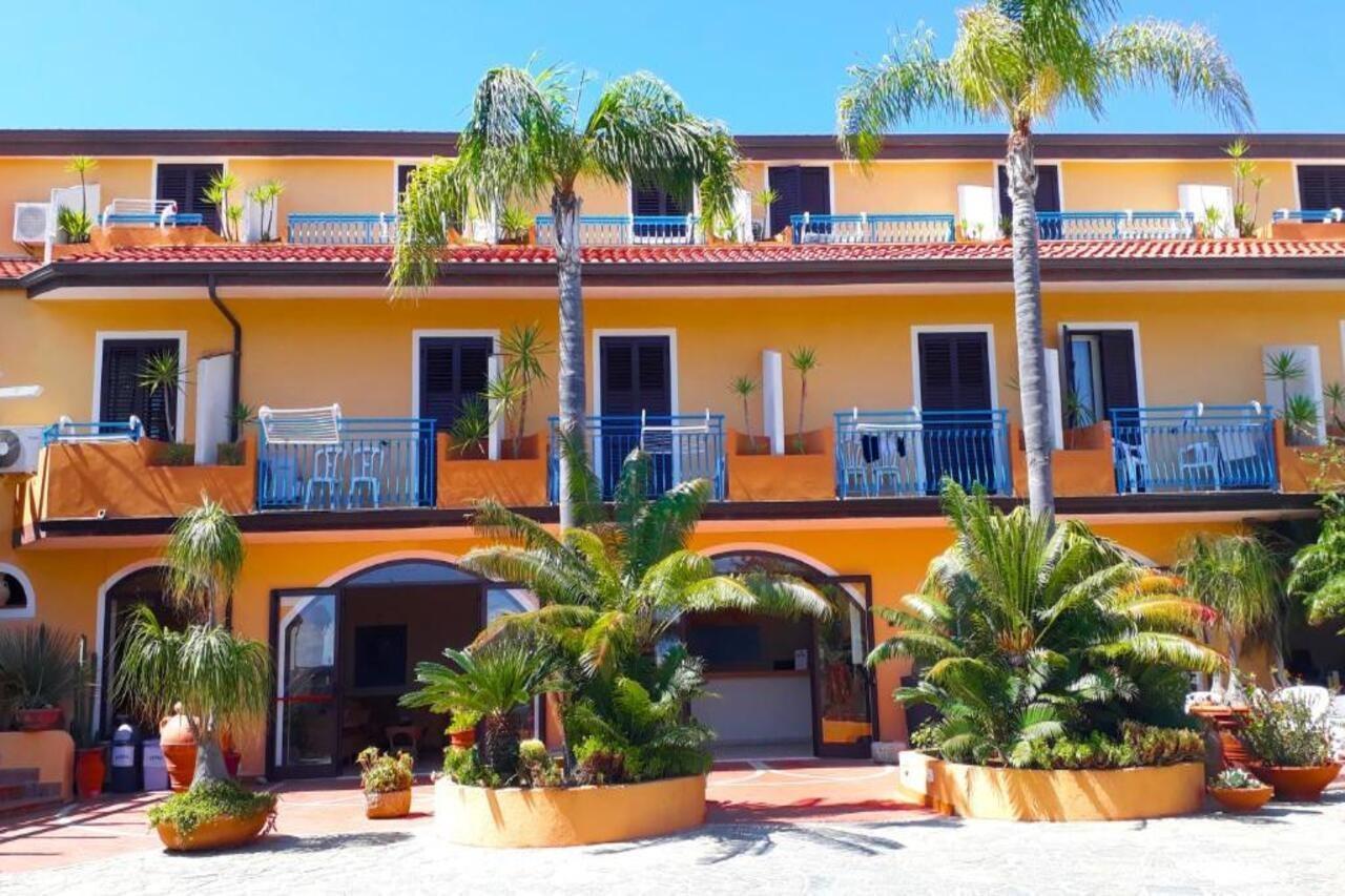 Hotel Grotticelle Capo Vaticano Bagian luar foto