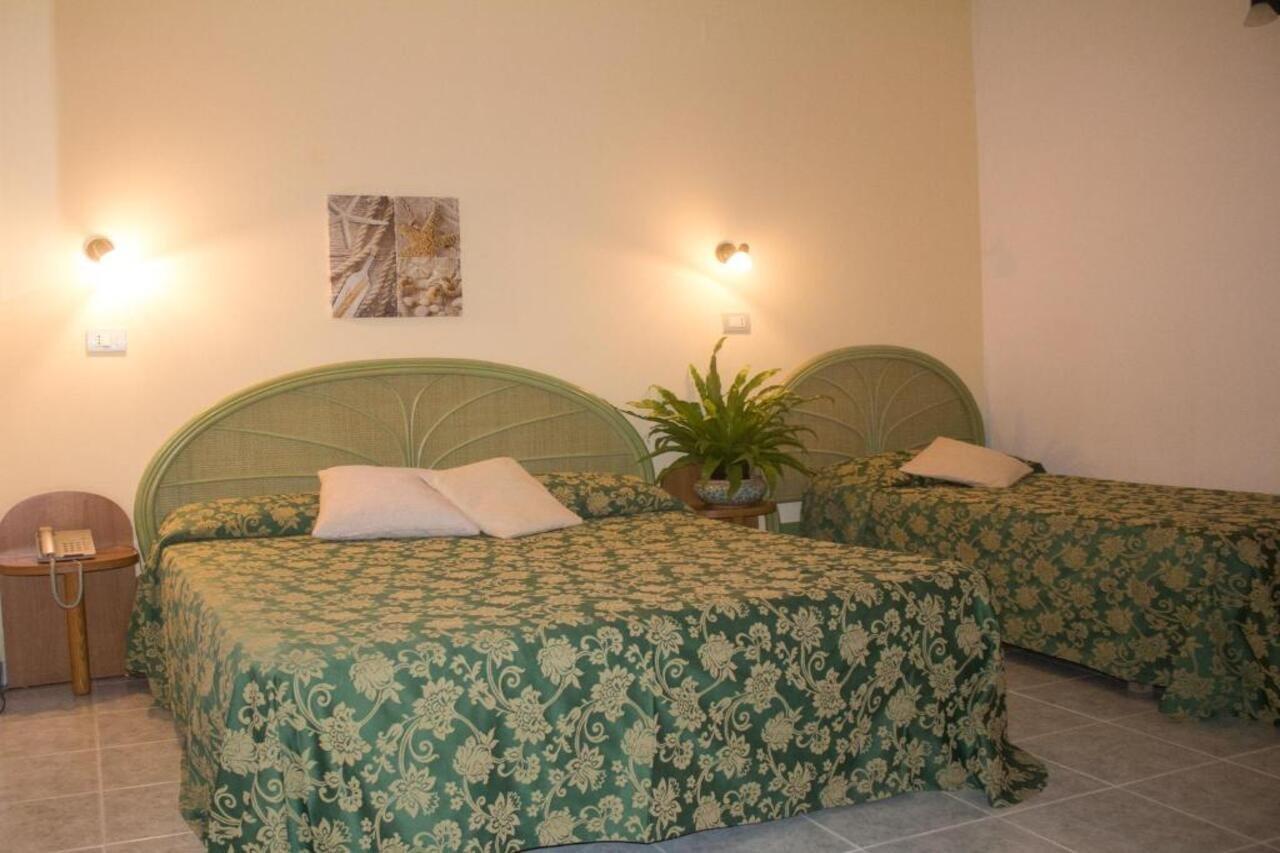 Hotel Grotticelle Capo Vaticano Bagian luar foto