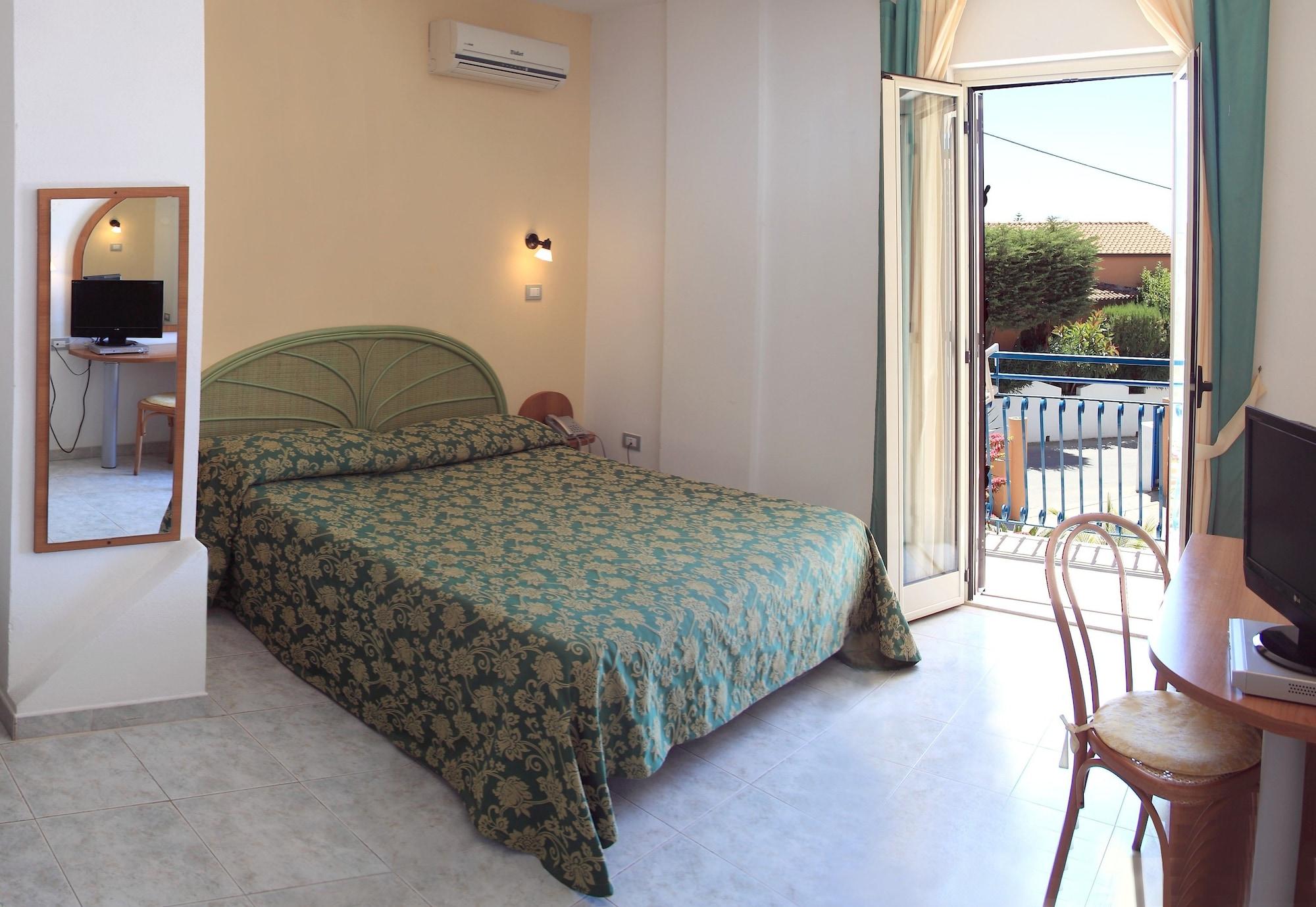 Hotel Grotticelle Capo Vaticano Bagian luar foto