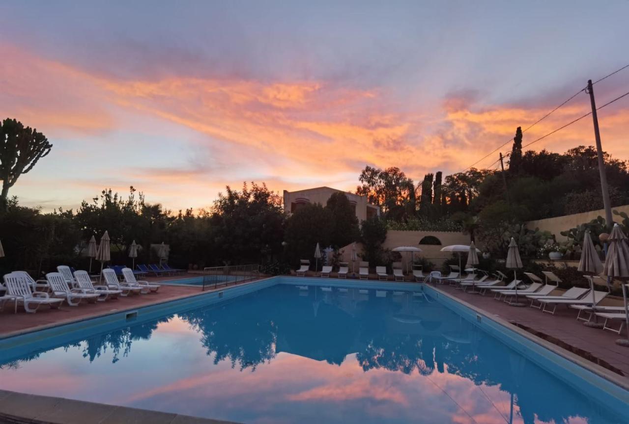 Hotel Grotticelle Capo Vaticano Bagian luar foto