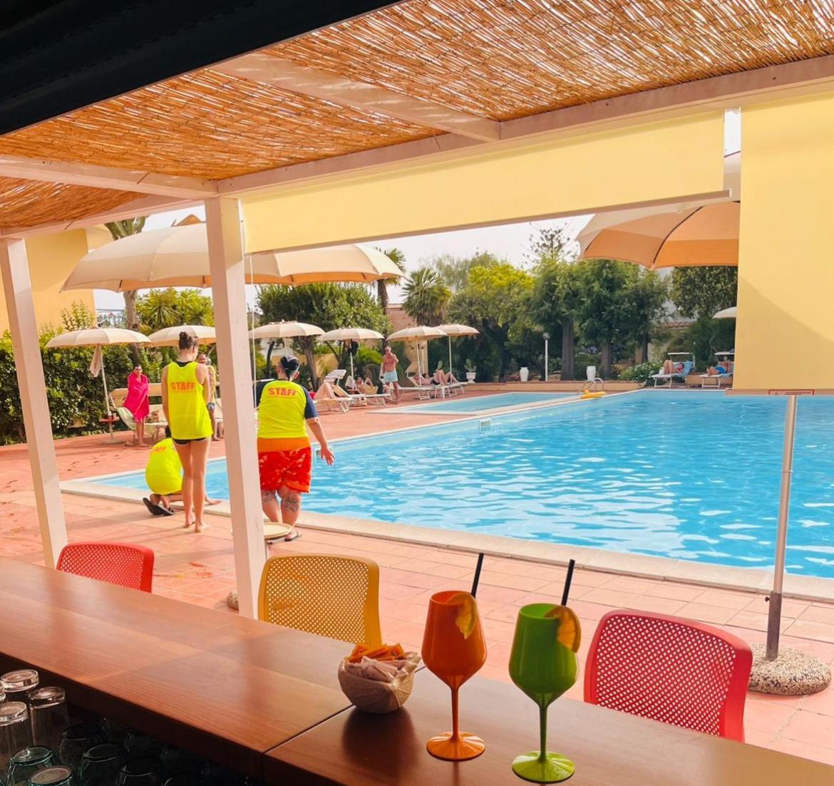 Hotel Grotticelle Capo Vaticano Bagian luar foto