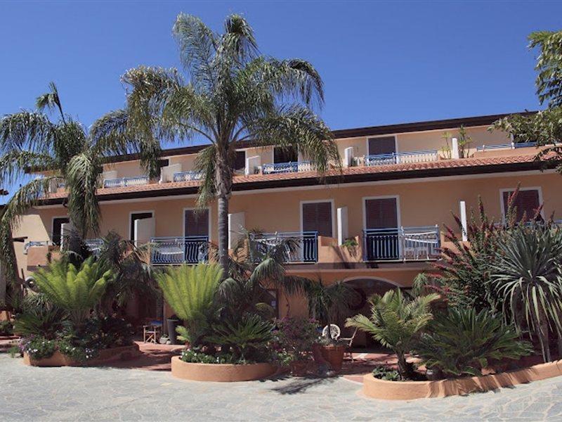 Hotel Grotticelle Capo Vaticano Bagian luar foto