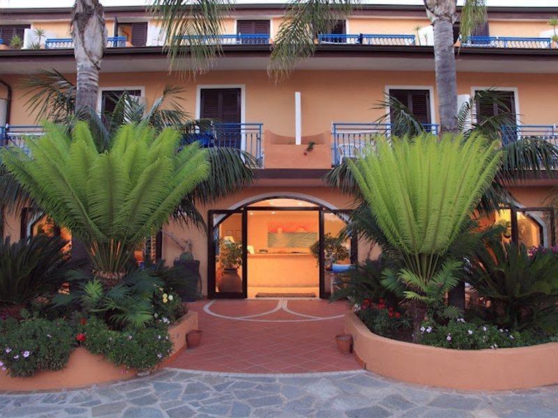 Hotel Grotticelle Capo Vaticano Bagian luar foto