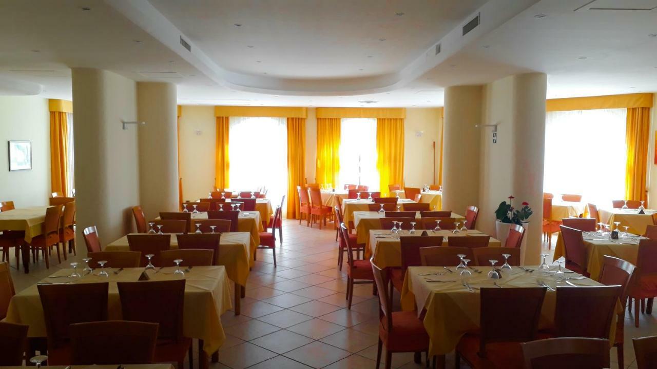 Hotel Grotticelle Capo Vaticano Bagian luar foto