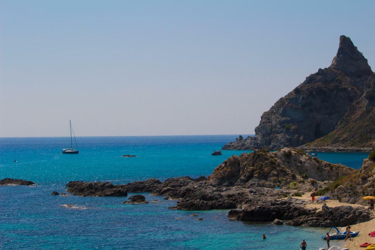 Hotel Grotticelle Capo Vaticano Bagian luar foto