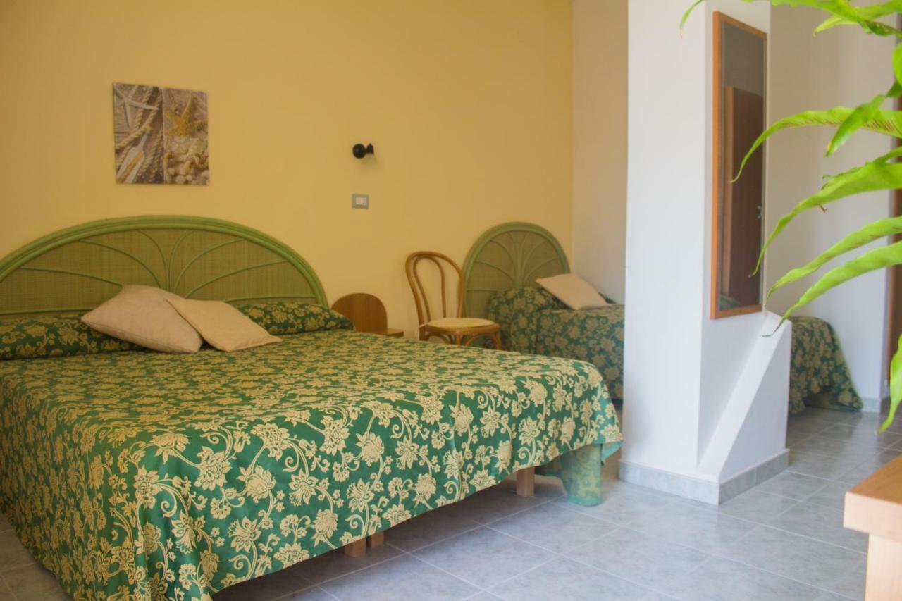 Hotel Grotticelle Capo Vaticano Bagian luar foto