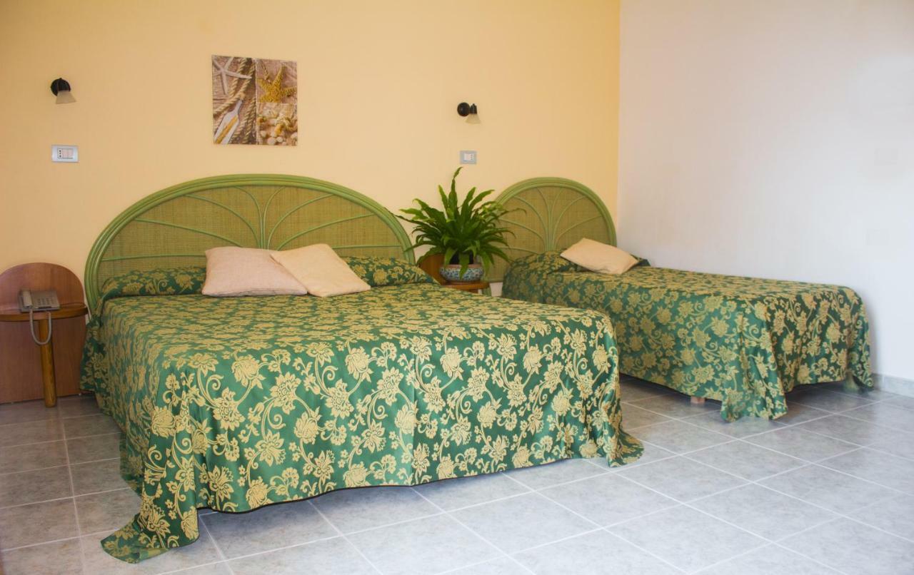 Hotel Grotticelle Capo Vaticano Bagian luar foto
