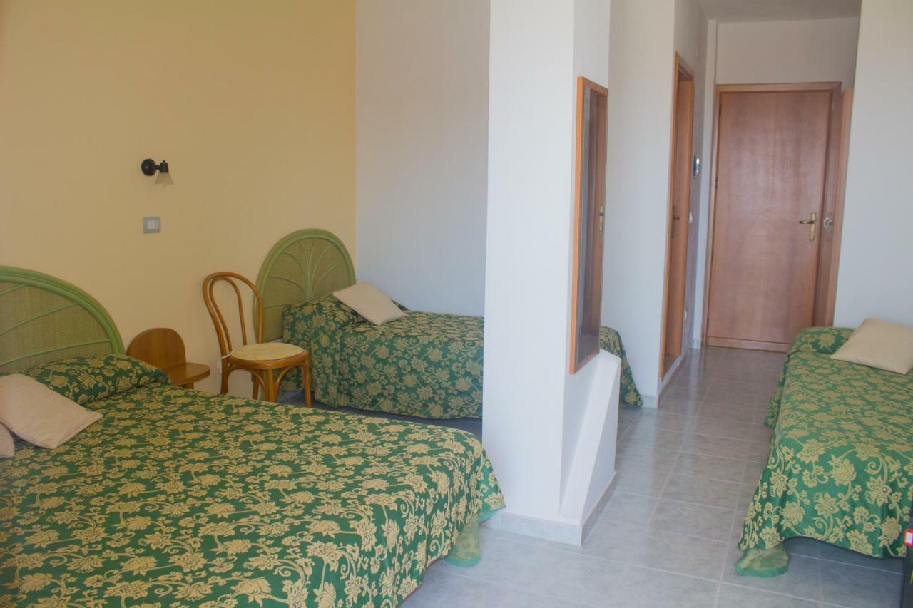 Hotel Grotticelle Capo Vaticano Bagian luar foto